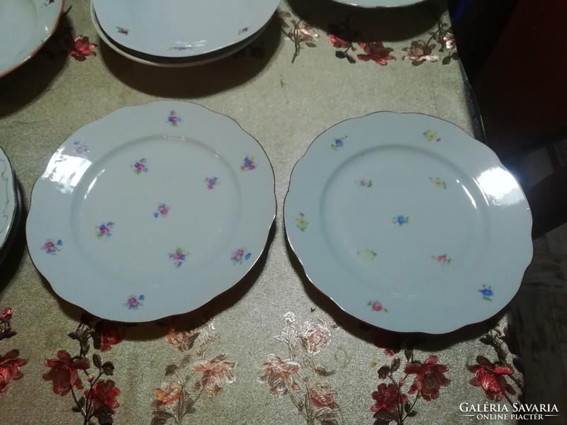 Zsolnay porcelán tányérok 2 db Antik 28. képeken látható állapotban