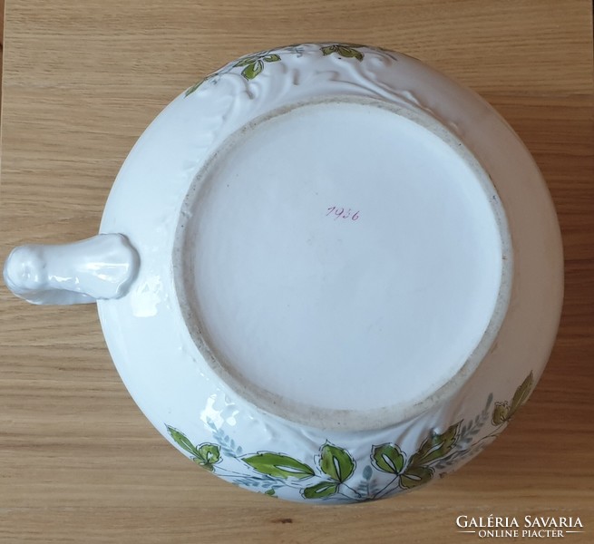 Flower-patterned porcelain bedside pot (potty)