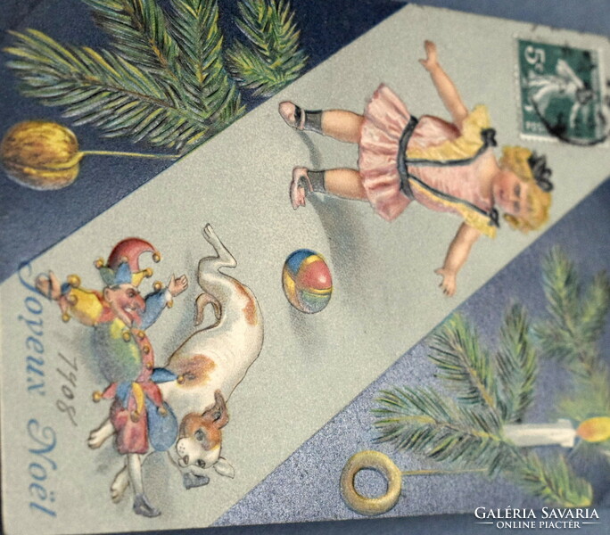 Antik dombornyomott Karácsonyi üdvözlő képeslap - kislány sír kutyus ellopja a játékot 1908ból