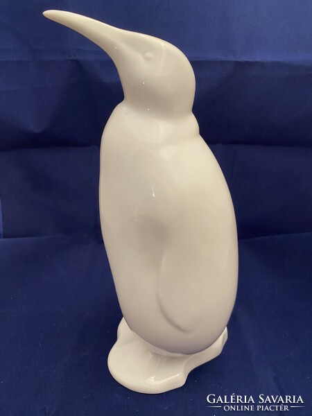 Hóllóháza unpainted penguin bird porcelain statue