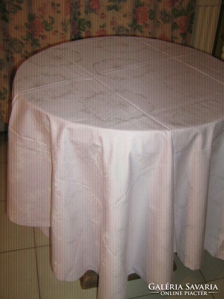 Wonderful pale purple damask tablecloth