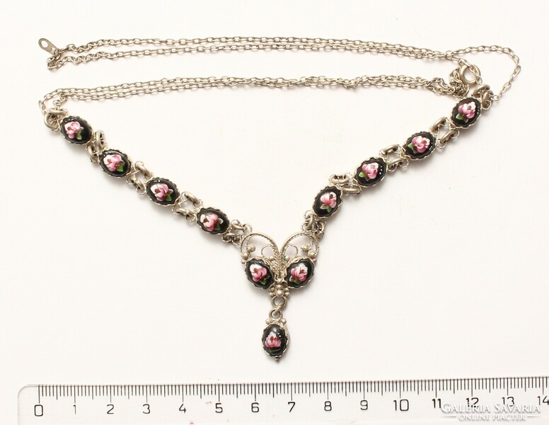 Mixed jewels: filigree necklace with painted rose inlays (11)