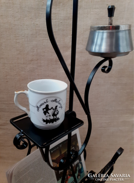 Régi szocreál violinkulcs alakú kávéházi hamuzó. pohár és újságtartó. Restaurált