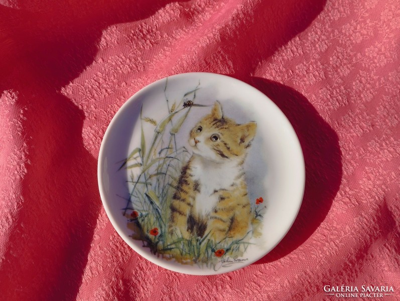 Beautiful porcelain small plate with a cat