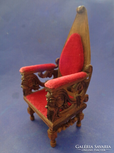 Baby throne chair carpenter apprentice exam work