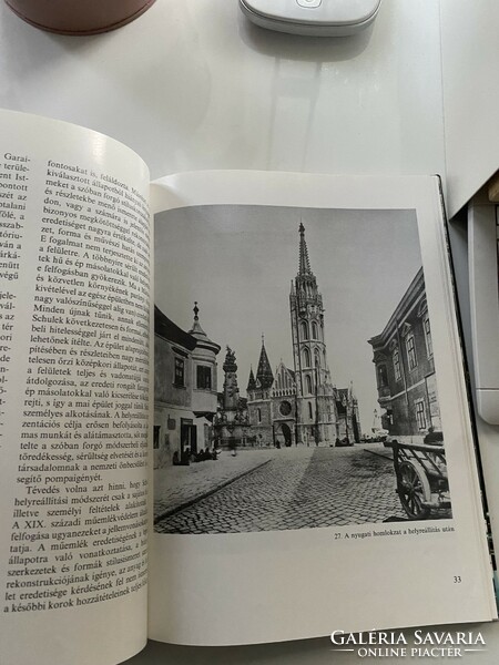 Géza Entz: the Matthias church and the fisherman's bastion, fine arts publishing house 1985.