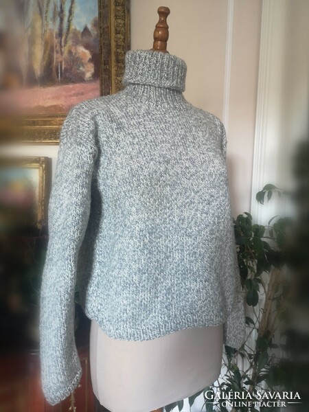 True vintage 38-40 wool, hand-knit turtleneck, sweater