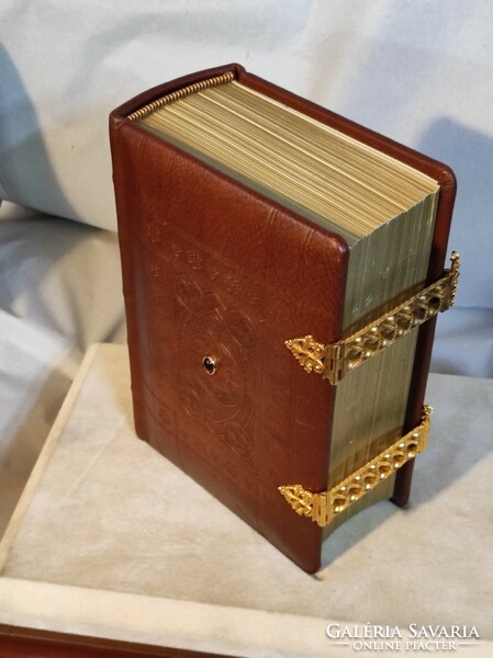 Facsimile edition of the book of hours of Catherine of Cleves (1440). (Liturgical book). Made in 980 copies...﻿