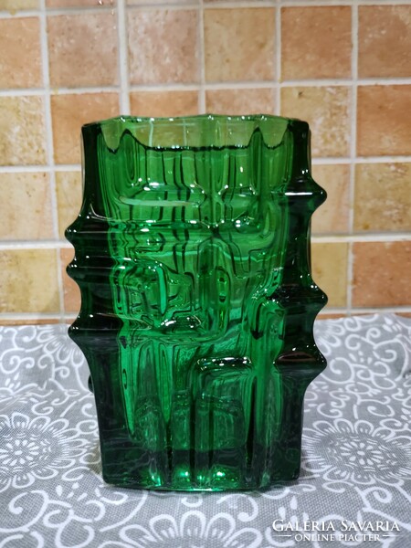 Vladislav urban green glass vase