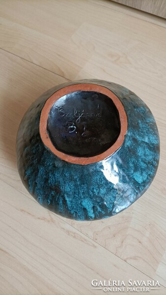 Ms. Soljárné b. Éva ceramic ufo vase