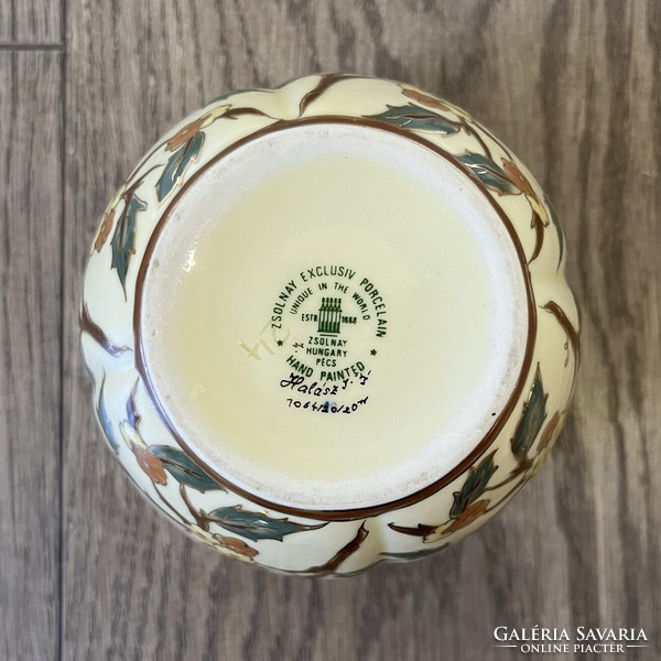 Zsolnay porcelain bowl, with openwork decoration, flower pattern decor