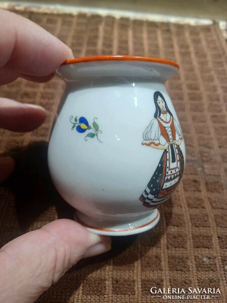 Herend's tiny vase