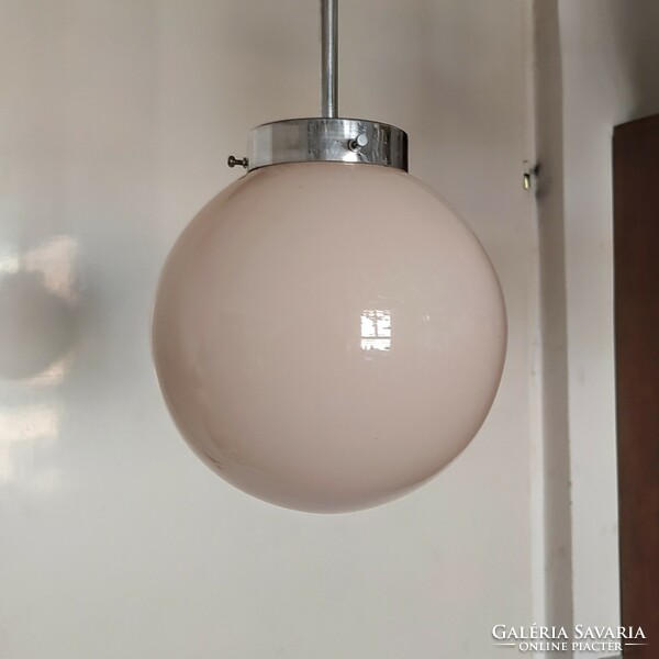 Bauhaus - Art deco menyezeti lámpa felújítva - rózsaszín gömb búra