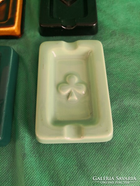 4 ceramic ashtrays, French card colors