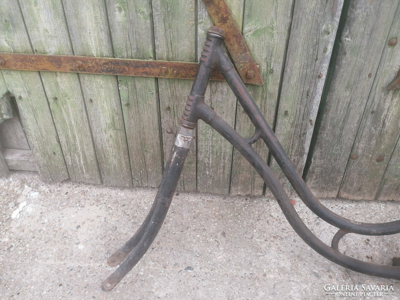 Pre-war bicycle frame