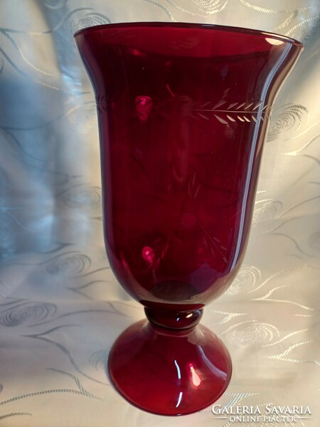 Crimson footed goblet / vase glass kromer