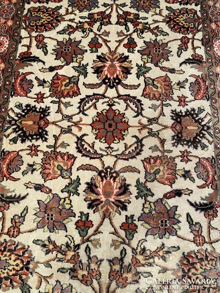 Hand-knotted silk carpet 94x170