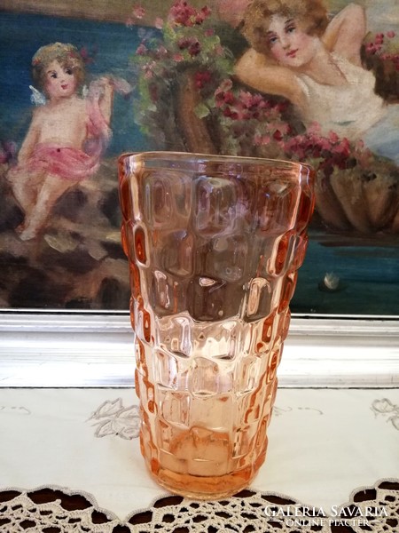 Gyönyörű barack rózsaszín üveg váza