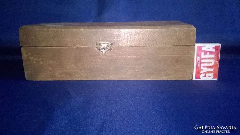 Set of nickel-plated scales, in a large wooden box