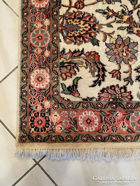 Hand-knotted silk carpet 94x170