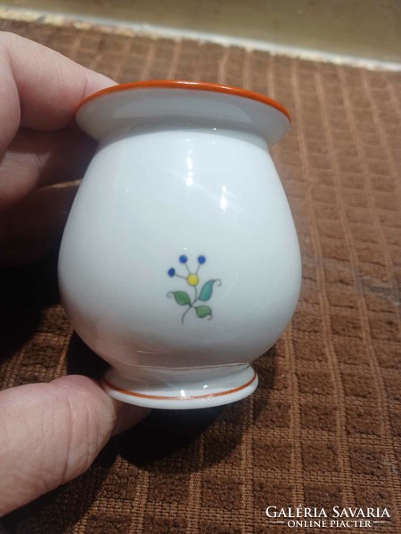 Herend's tiny vase