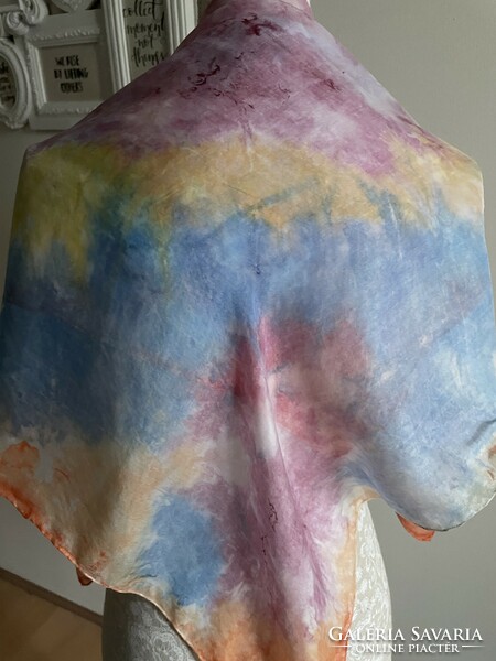 Luxurious, hand-painted pille light silk scarf with delicate colors 90*90 cm