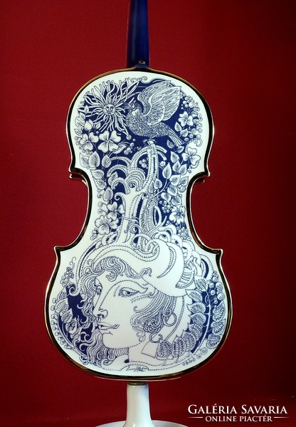 Hollóházi Porcelán hegedő Szász Endre dekorral