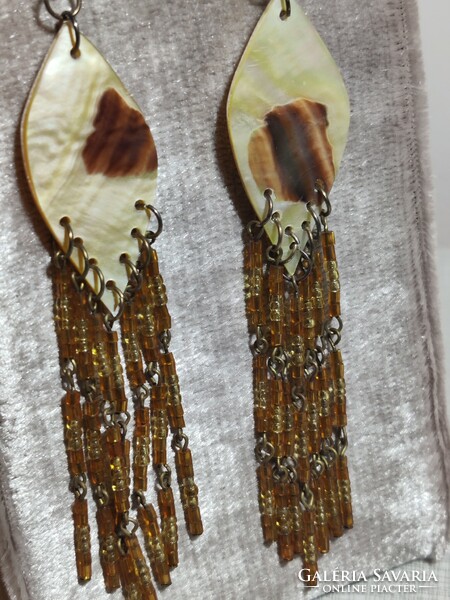 3 earrings made of brown, black and gold pearls with a small shell extra