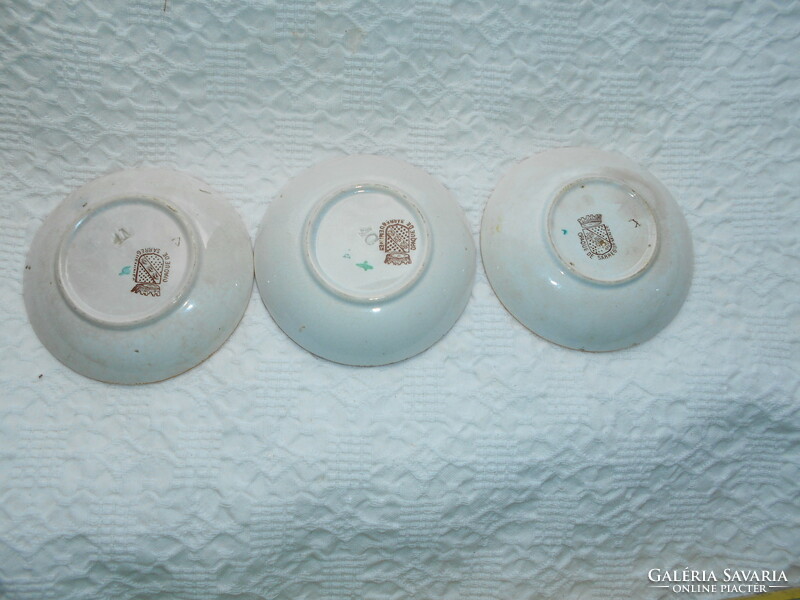 3 antique Sarreguemines porcelain faience small plates for potting