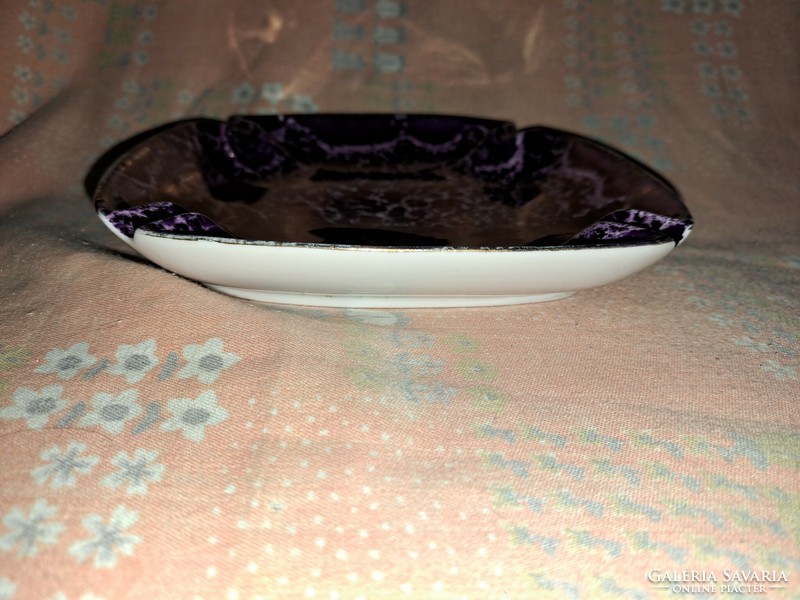 Høllóháza ashtray