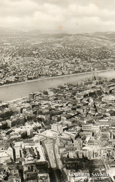 Bp - 058 Budapest walk, aerial view