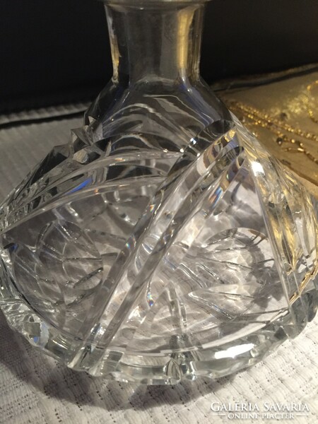 Beautiful polished crystal glass pourer, bottle, decanter (301)
