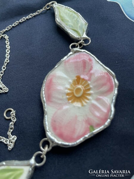 Unique rose necklaces made from old villeroy & boch faience