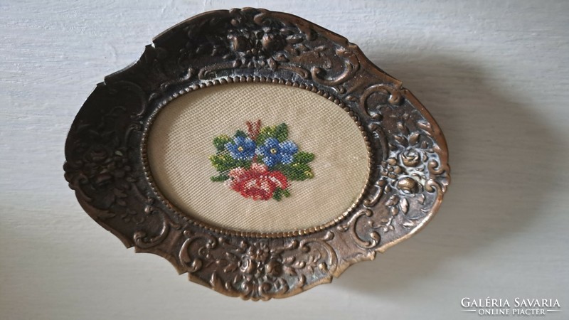 Baroque tapestry picture, dish plate, plate in a copper frame.