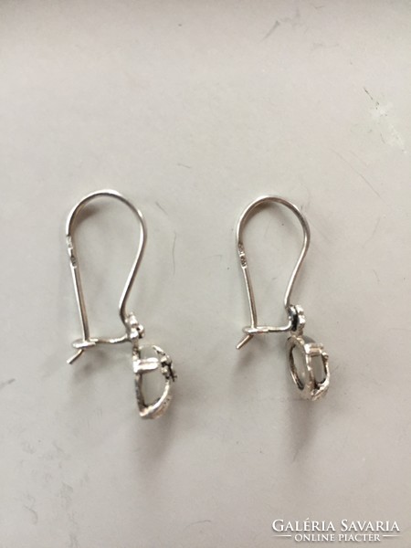 Pair of silver (ag) floral earrings with white stone 2.5 cm, 2.1 grams (fed)