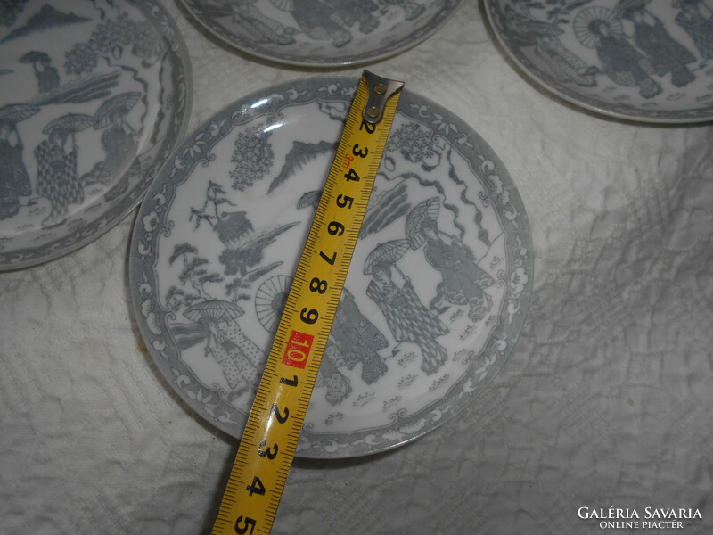 4 db keleti porcelán  tányér 13 cm átmérő