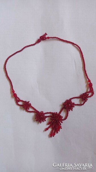 Vörös üveggyöngy ékszer, filigrán női nyaklánc