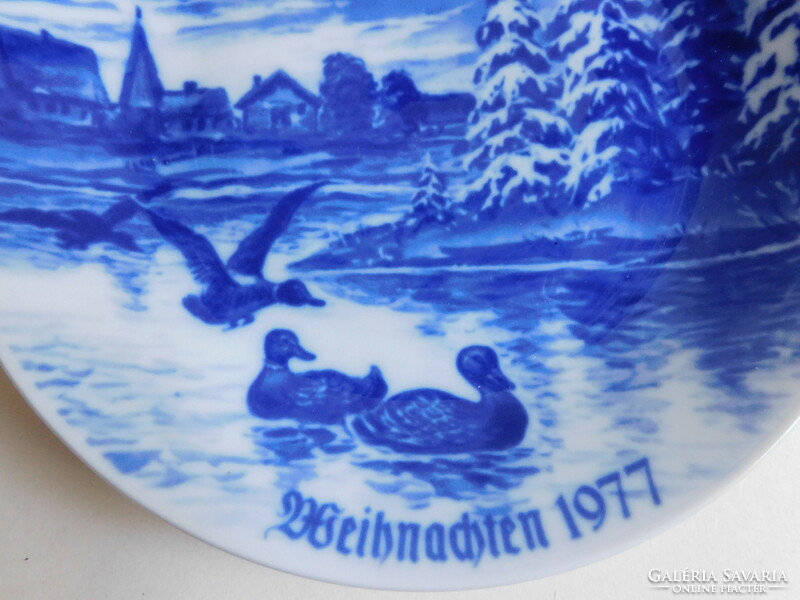 Lichte cobalt painted limited edition Christmas decorative plate with wild ducks 1997