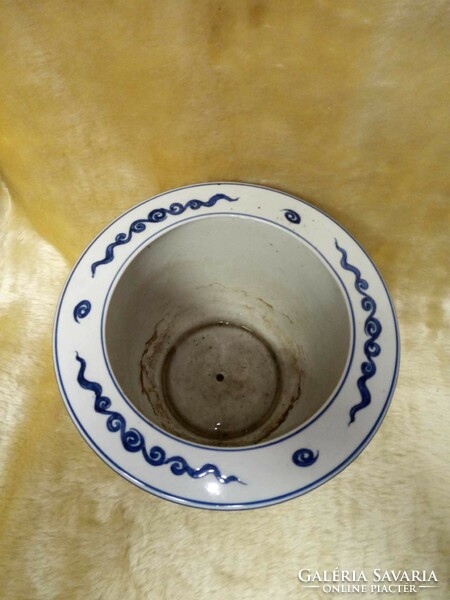 Blue porcelain bowl with Chinese pattern, large size 24 x 16 cm