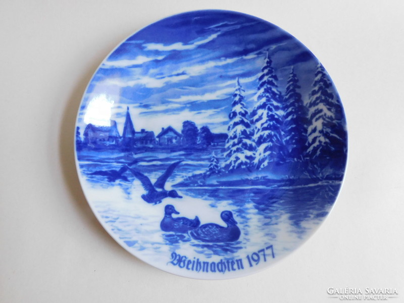 Lichte cobalt painted limited edition Christmas decorative plate with wild ducks 1997