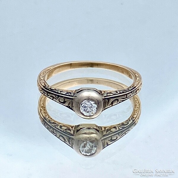 14K antik vésett arany gyűrű briliánssal cca. 0.15 ct.