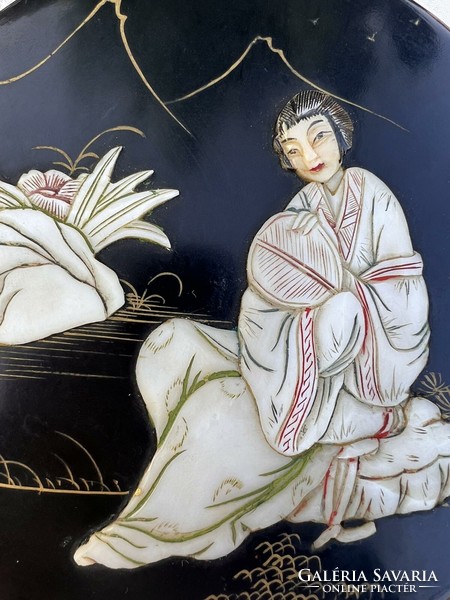 Beautiful black round jewelry box with embossed geisha image