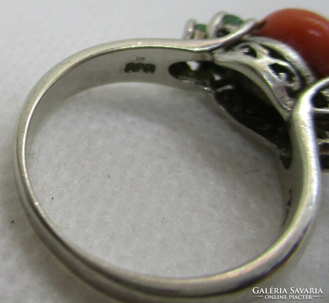 Special antique handmade silver ring with real emerald and coral