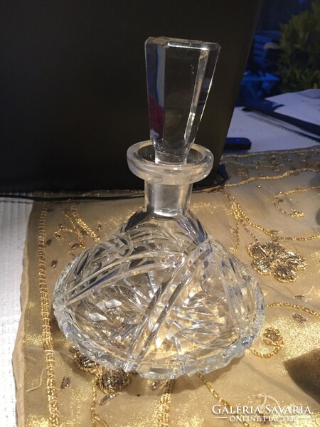 Beautiful polished crystal glass pourer, bottle, decanter (301)