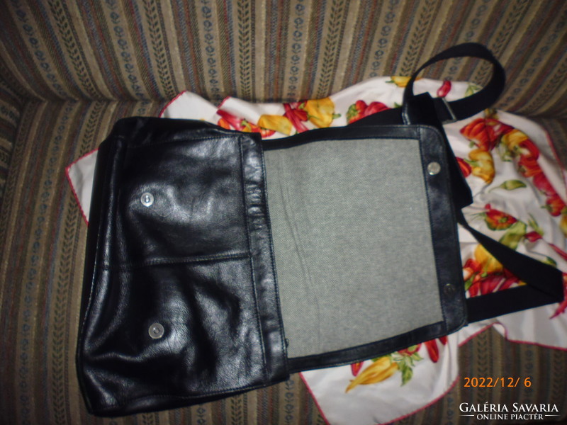 Hidesign ... Quality unisex genuine leather bag ..