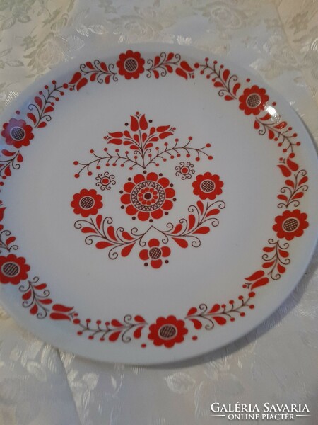 Red collectible wall plate 24 cm