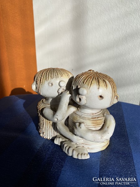 Éva Kovács two-figure ceramic, 11 cm high