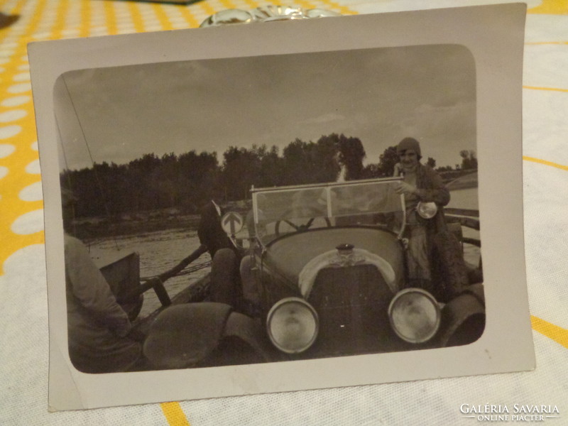 In the middle of the Danube (by car on the ferry) old photo 1929 (baranya etc.) 12 X 9 cm