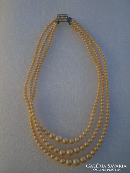 Antique three-row pearl necklace from the 1950s and 1960s, perfect for an excellent gift, approx. 50 grams