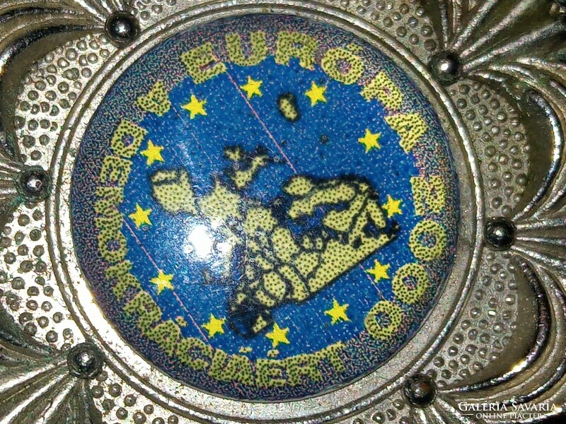 Europe for Democracy 2000 pendants